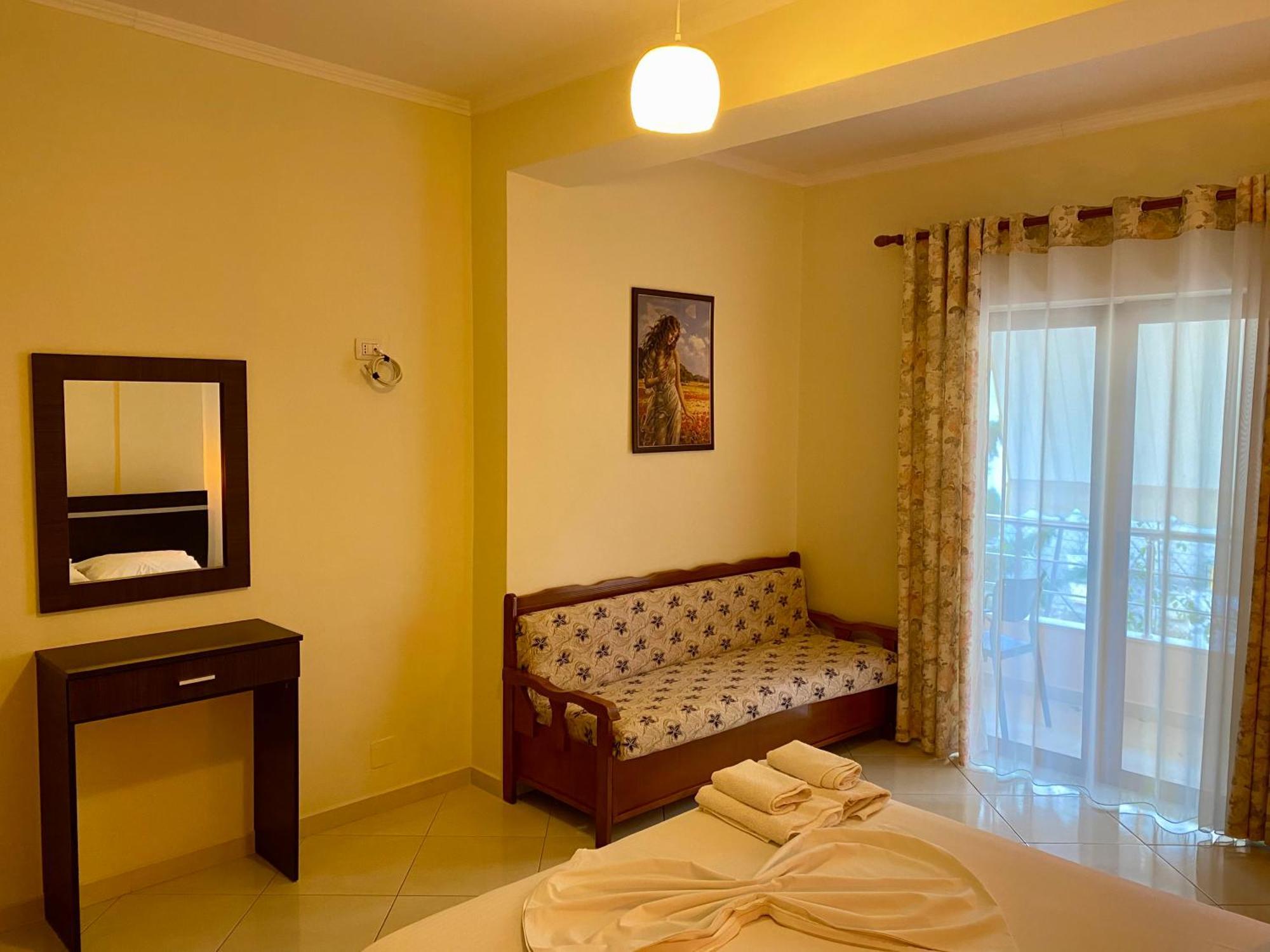 Hotel Metali Saranda Extérieur photo