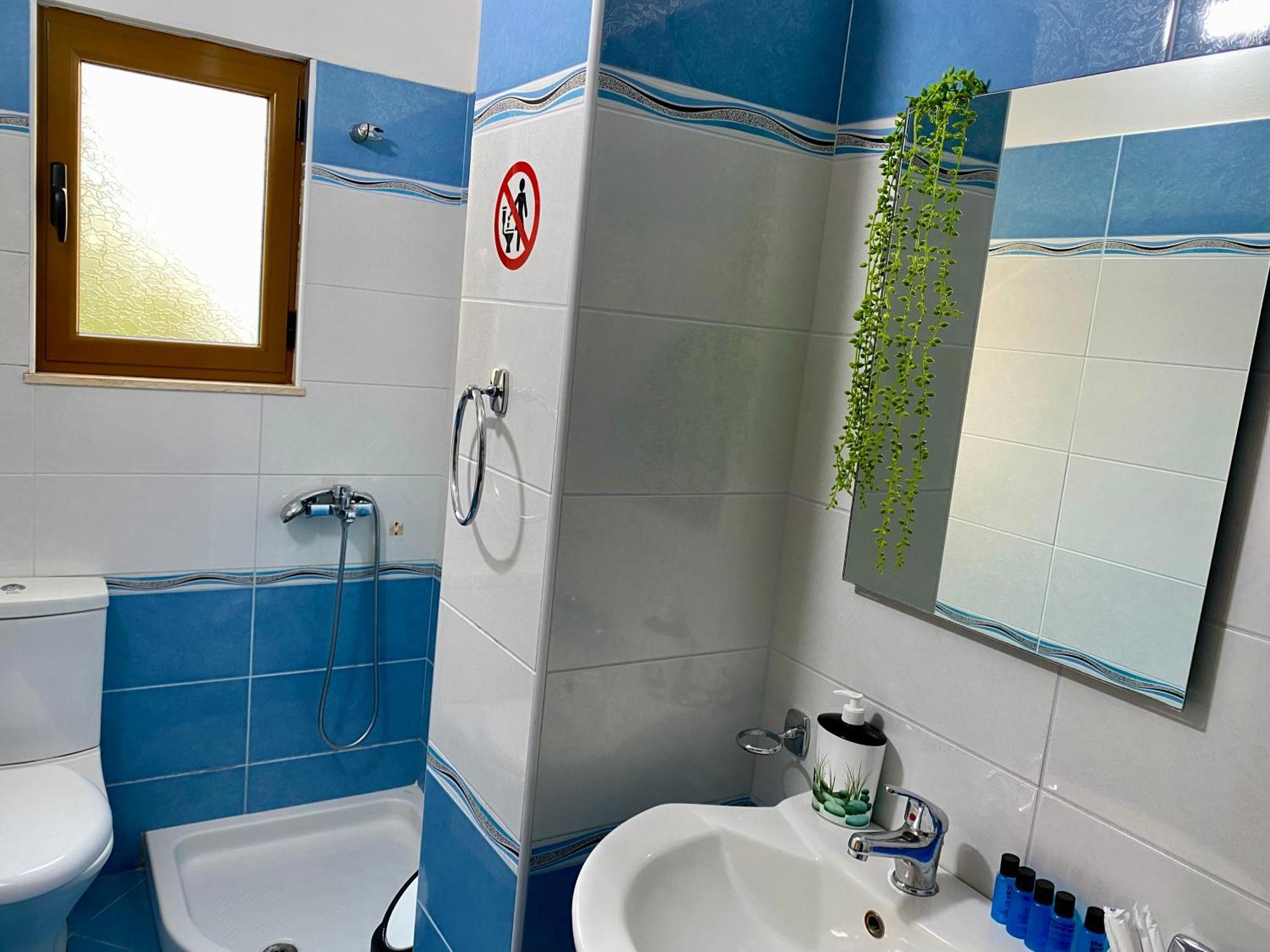 Hotel Metali Saranda Extérieur photo